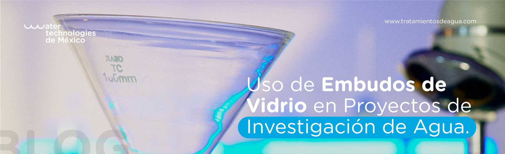 Uso de Embudos de Vidrio en Proyectos de Investigación de Agua.